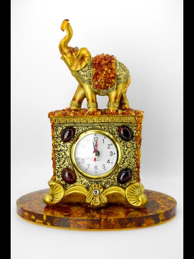 Часы "Слон " на подставке