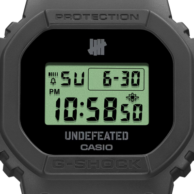 Часы Casio G-Shock DWE-5600UD-1