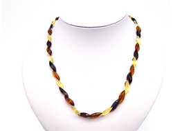 Бусы камнерезные "Змейка" трехцветная из янтаря