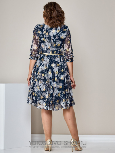 Шифоновое женское платье в синем цвете с цветочным принтом