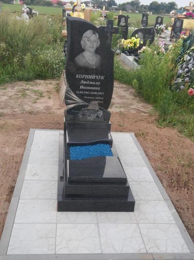 Женский памятник Цветок с крестом