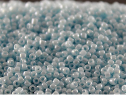 Toho 15/0 0124 Opaque-Lustered Pale Blue / Глянцевый непрозрачный бледно-голубой