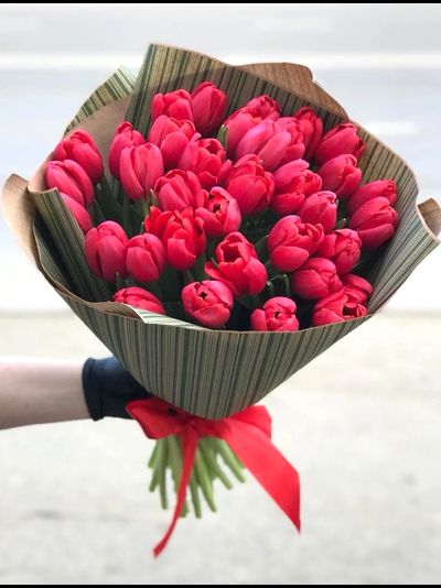 Букет из 35 тюльпанов (цвет на выбор)