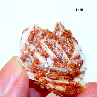 Ванадинит натуральный (щетка) №3-19: 33*26*16мм