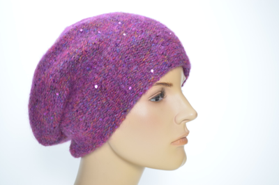 Зимний берет фуксия с пайетками