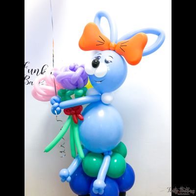 Фигура из шаров "Зайка"