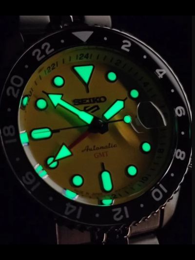 Наручные часы Seiko SSK017J1