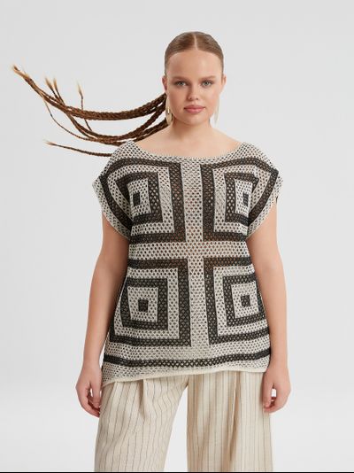 Стильный джемпер для полных женщин