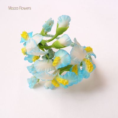 Браслет с голубыми ирисами "Море грез".