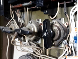 Замена пакетного выключателя в щитке квартиры ИВАНМАСТЕР