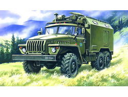 Сборная модель: (ICM 72612) Подвижный командный пункт УРАЛ-375А