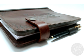 кожаный органайзер с гравировкой на обложке, именной ежедневник, ежедневник на заказ