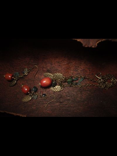 Благотворительность. Комплект украшений &quot;Вино из шиповника&quot; (кулон и серьги)