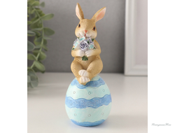 Фигурка полистоун «Зайчик на пасхальном яичке с букетом цветов», 6.5?5.5?14.5 см
