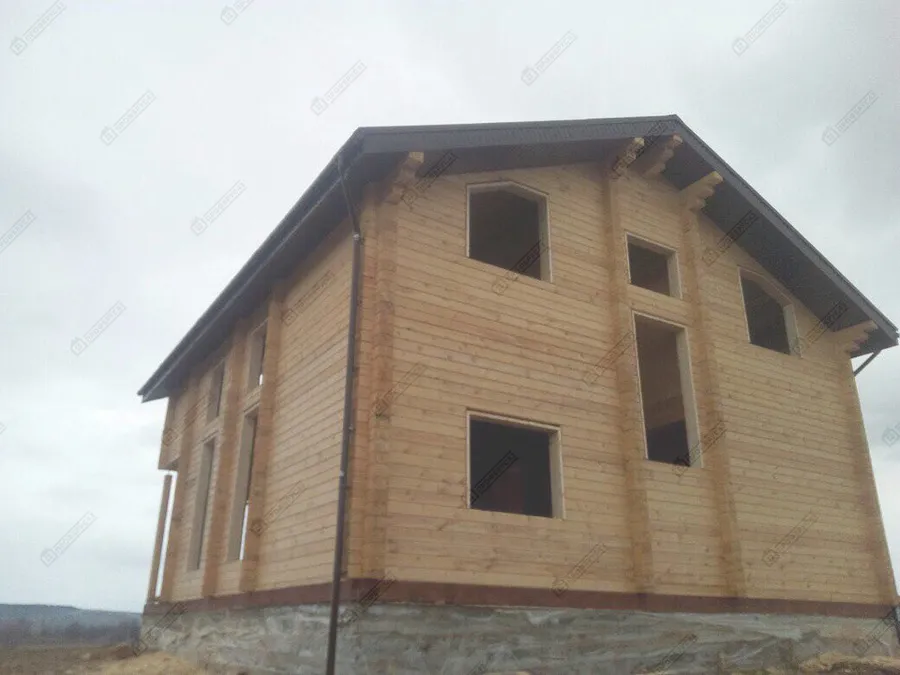 Дом из профилированного бруса камерной сушки сечением 145(h)х195 мм. Республика Башкортостан, г. Уфа. Площадь дома 210 м2.