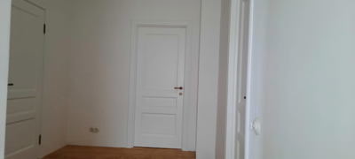 ЛАЙНДОР (УЛЬЯНОВСК)/ МОДЕЛЬ КАЛИНА-К/ НАТУРАЛЬНЫЙ ШПОН ЯСЕНЯ/ ТОН 70 (ТЕКСТУРНАЯ БЕЛАЯ ЭМАЛЬ )