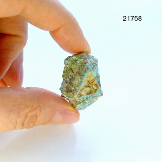 Бирюза натуральная (горбушка) Казахстан арт.21758: 5,9г - 26*19*10мм