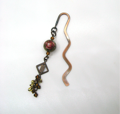 Закладка для книг "Дивное лето" с бусиной Тенша и бисером