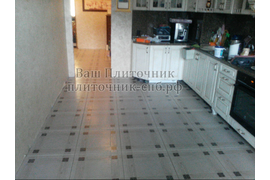 Укладка плитки на пол в кухне и коридоре