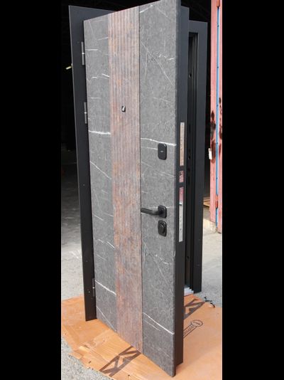 I-DOORS (РОССИЯ). 2МДФ/ СТОУН РЕЙКИ/ СТАЛЬ 1,5 мм. ТРЕХКОНТУРНАЯ/ ТОРОС ЧЕРНЫЙ-ГРАНДЖ-ЭМАЛИТ БЕЛЫЙ/ ПОВЫШЕННАЯ ВЗЛОМОСТОЙКОСТЬ