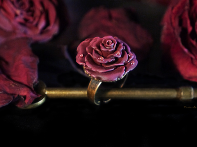 Кольцо "Осенняя роза и хрусталь росы" с капельками