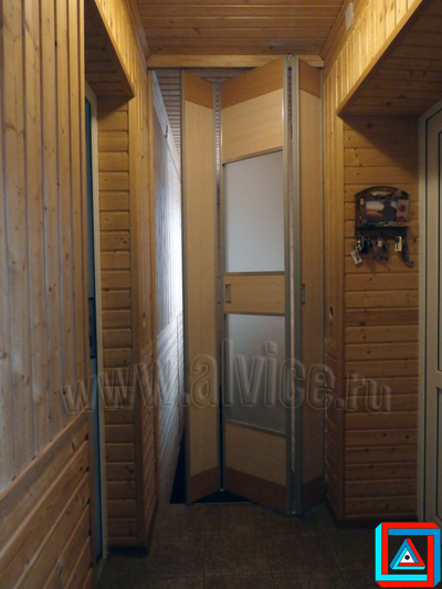 Перегородка-гармошка из 3-х створок встроенная