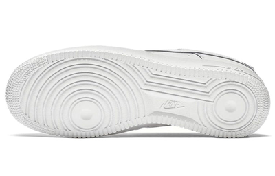 Кроссовки Nike Air Force 1 '07 White  вид подошвы