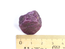 Корунд красный (рубин), кристалл, Мьянма (22*19*18 мм, вес: 18,7 г) №24853