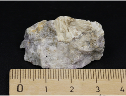 Гакманит (Содалит), светится в УФ, Россия, Мурманская обл. (35*20*17 мм, вес: 9 г) №26743