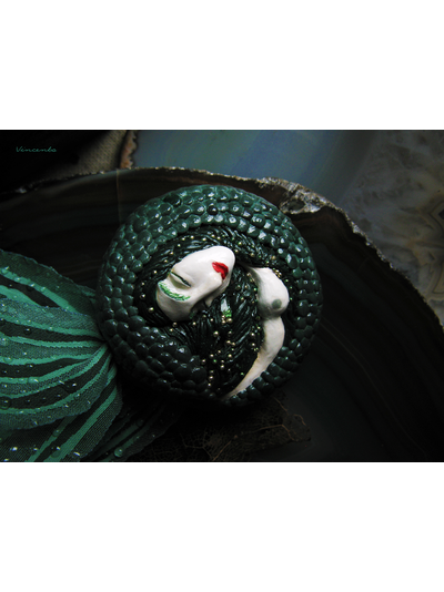 Авторская брошь с русалкой - "Спящая русалочка" из термоглины с микробисером и шёлком