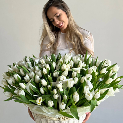 КОРЗИНА ИЗ 151 ТЮЛЬПАНА