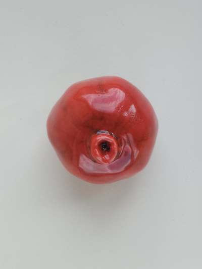 Сочный фрукт гранат (целый)