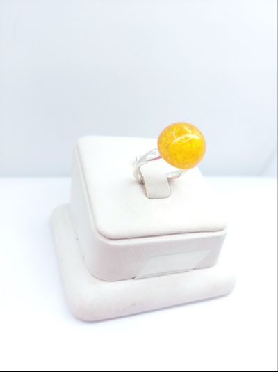 Кольцо без оправы с желтым янтарем