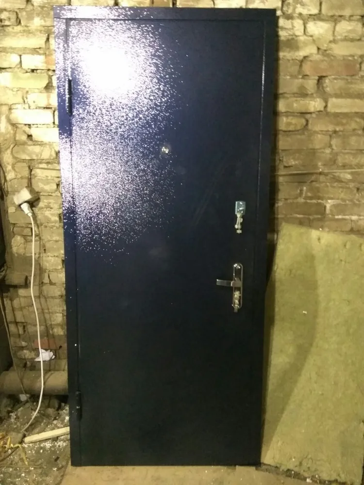 железная дверь