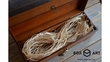 3048 Шкатулка с замочком, подарочная для вина. Материалы: мдф со шпоном.
Внутреннее наполнение: натуральная рафия.
Размеры: 10х10х32 см (можно изменять).
Возможно нанесение логотипа, изображения или поздравительного текста с помощью гравировки.