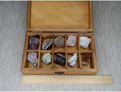 Коллекция камней (10 образцов по 3-6 см) в коробке размером 21*12,5*4,5 см, вес 650 г №23202