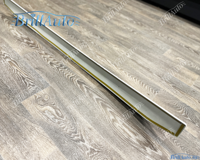 Спойлер Toyota Land Cruiser 200 07-15 белый перламутр