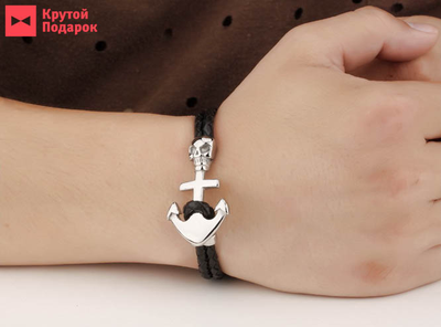 Кожаный браслет с якорем