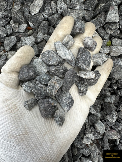 серо-белый декоративный щебень