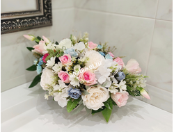 Композиция из искусственных цветов - белая с розовым и голубым № М008 - Размер 35х25 см
