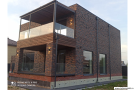 Стеклянные ограждения балконов на зажимном профиле