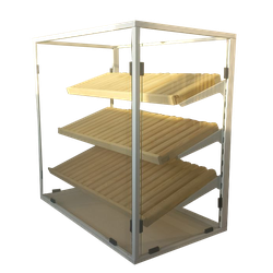 Настольная витрина с 3 наклонными полками из металла и стекла