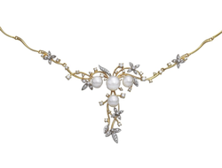 Золотое колье с жемчугом