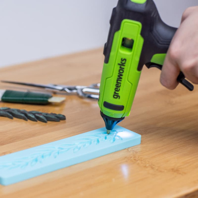 Пистолет клеевой аккумуляторный Greenworks G24GLG (3502207) 24 V