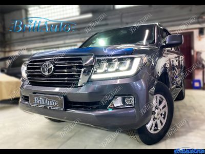 Рестайлинг Toyota Land Cruiser 200 07-15 стиль 21 + фары стиль LC300