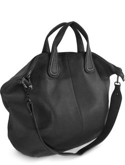 Большая черная кожаная женская сумка с широким плечевым ремнем