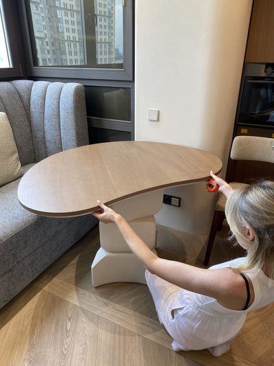 Столик "Tris Forte" с основанием из гипса и столешницей из МДФ