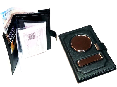 Кожа: ЗЕРНИСТАЯ. Цвет: ЧЁРНЫЙ. Прошивка: ЧЁРНАЯ. Обложка 4в1 на заклёпке. Автодокументы + отделения для карт и визиток + кошелёк на молнии + карман для купюр. Вставки: ЗОЛОТО