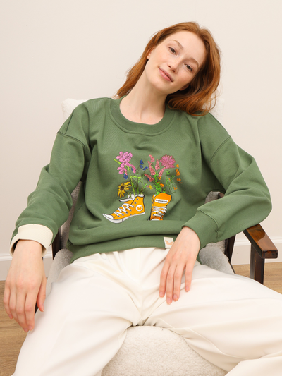ЖЕНСКИЙ СВИТШОТ ОЛИВА "ЦВЕТОЧНЫЕ КЕДЫ"