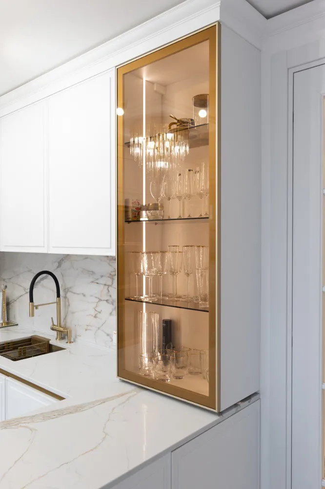 Тонированное стекло в профиле шлифованное золото